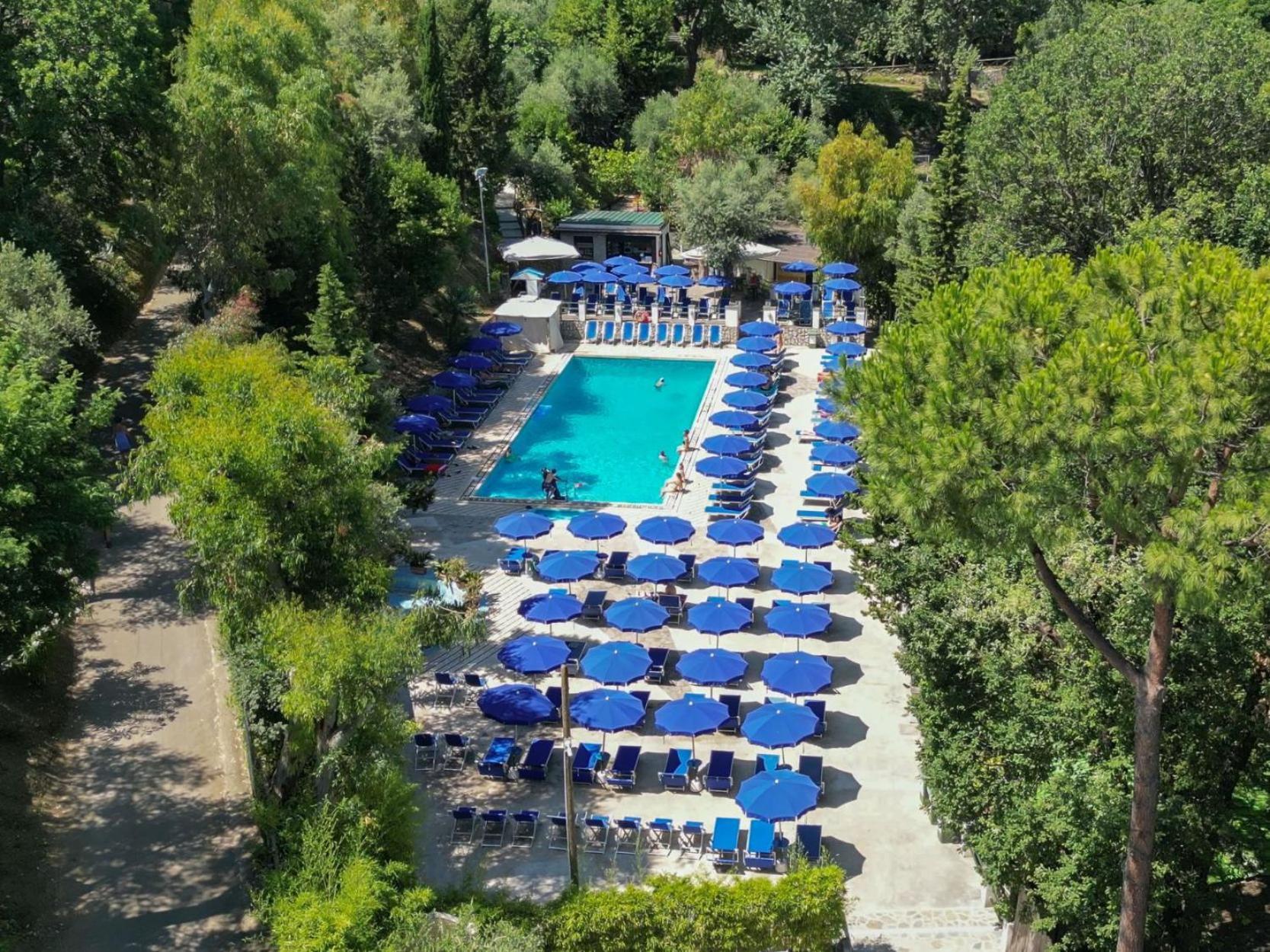 Village Camping Santa Fortunata - Campogaio Sorrento Exterior foto