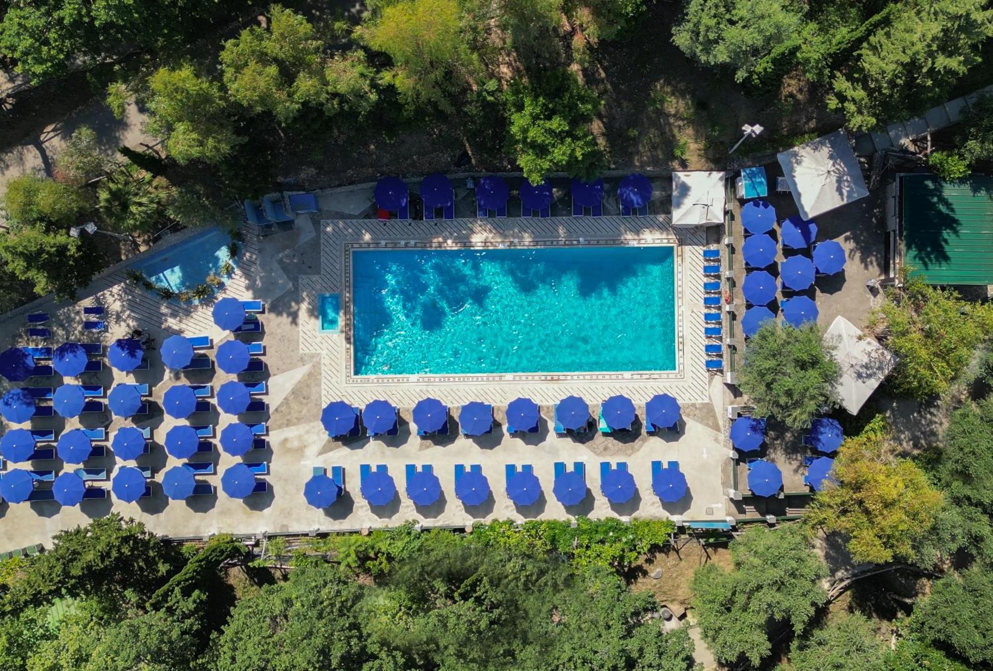 Village Camping Santa Fortunata - Campogaio Sorrento Exterior foto