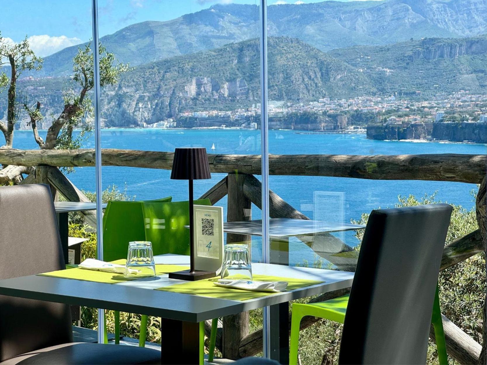 Village Camping Santa Fortunata - Campogaio Sorrento Exterior foto
