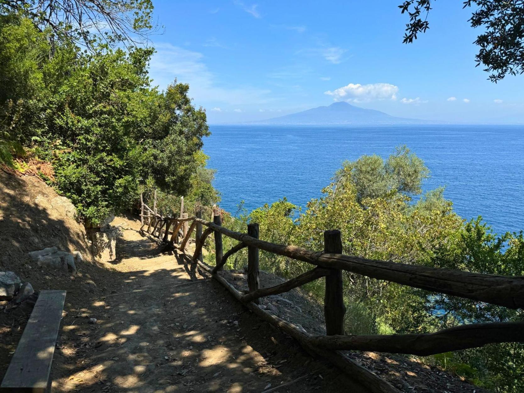 Village Camping Santa Fortunata - Campogaio Sorrento Exterior foto